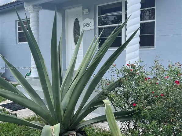 5490 W 2nd Ave, Hialeah, FL 33012