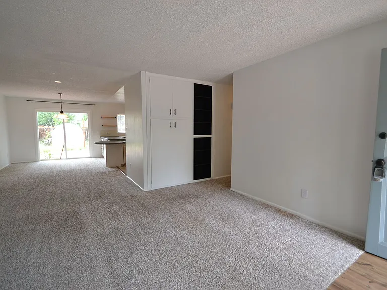 3106 Gomer Ave — Photo 3