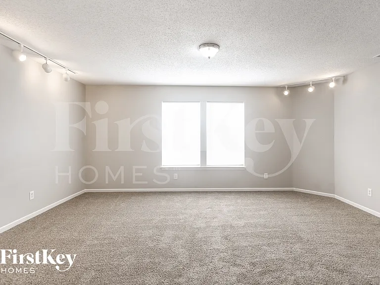 2458 Providence Ct — Photo 14
