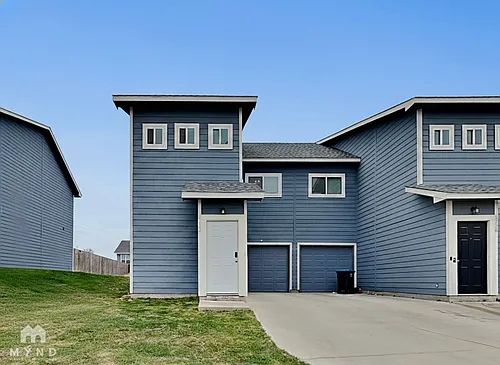 3230 Cherry Ln Photo 1