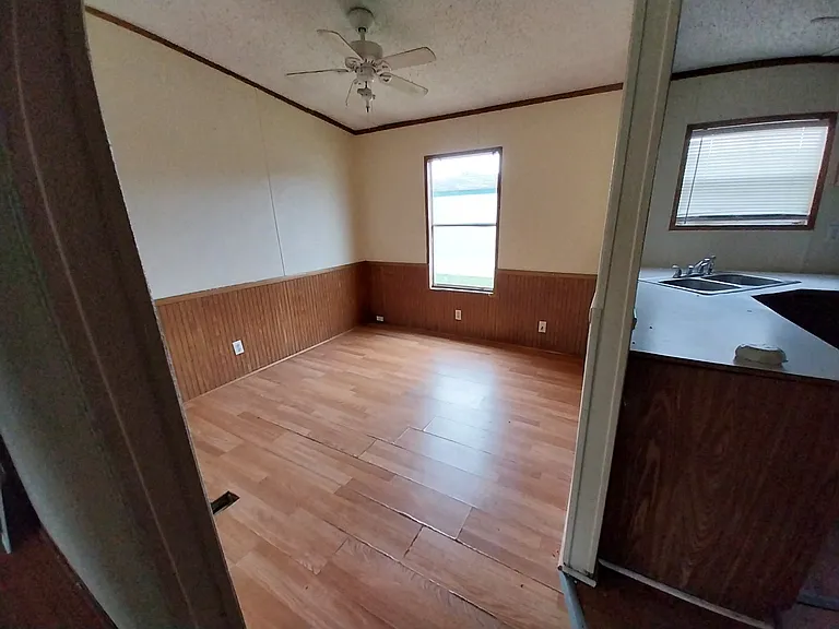 Sunset Ridge MHC — Photo 94