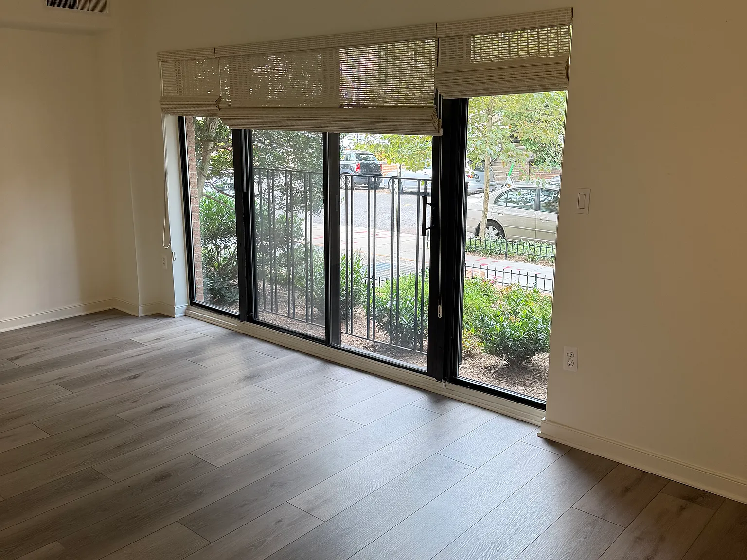 Studio, 460 sqft, $2,095 — Photo 3
