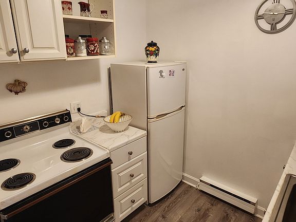 5th image of 130 Coe Avenue #63
