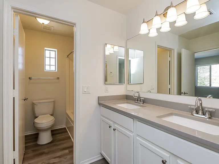 8115 W Florence Ave — Photo 15