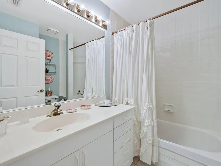 8423 Juddith Ave — Photo 15