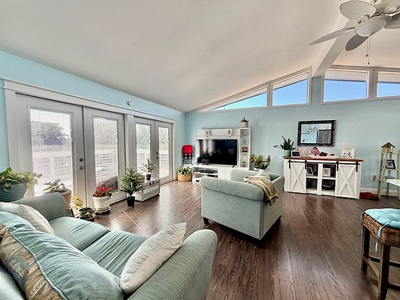 2nd image of 603 Pelican Dr