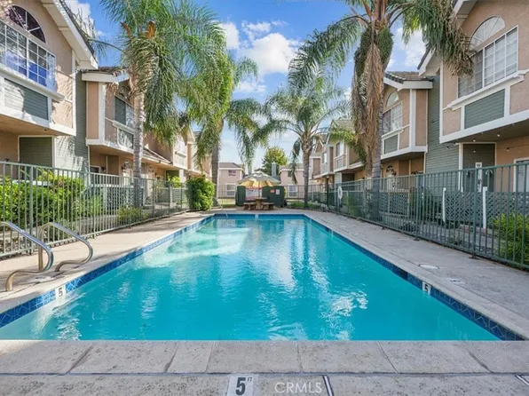8958 Burnet Ave Unit F2, North Hills, CA 91343