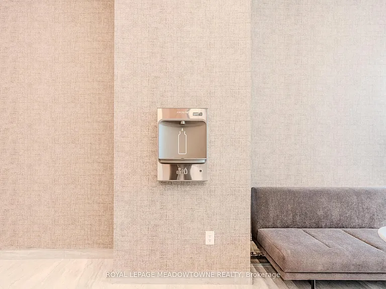 2485 Eglinton Ave W #913 — Photo 25
