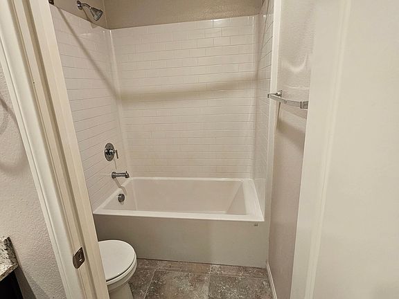 3rd image of 1171 Twincrest Ave