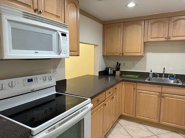 1st image of 1205 Mariposa Ave APT 317