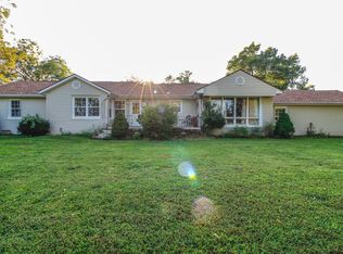 1427 S Farm Road 199, Springfield, MO 65809