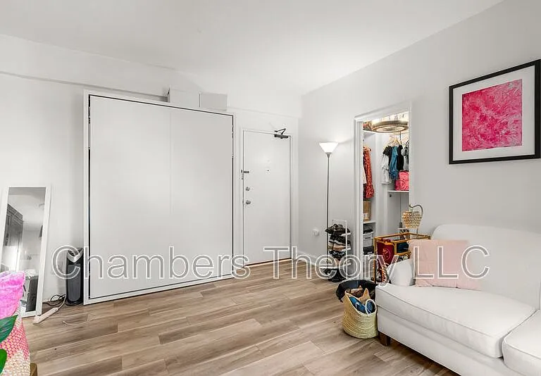 2515 K St NW #403 — Photo 8