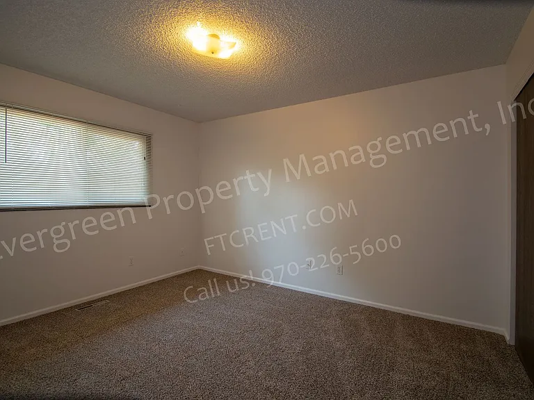 2401 W Stuart St — Photo 16