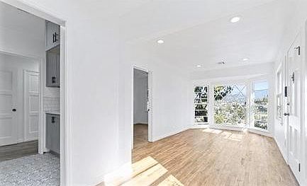 5th image of 1345 Cambridge Dr #1