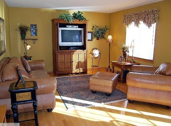 5th image of 2419 Hydram Ave N