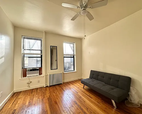 444 W 49th St #4C Photo 1 444 W 49th St #4C Photo 1