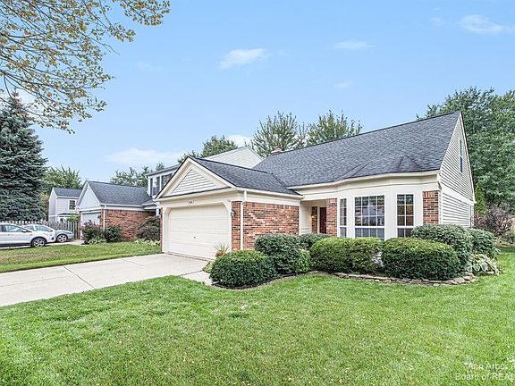 2nd image of 3104 Turnberry Ln