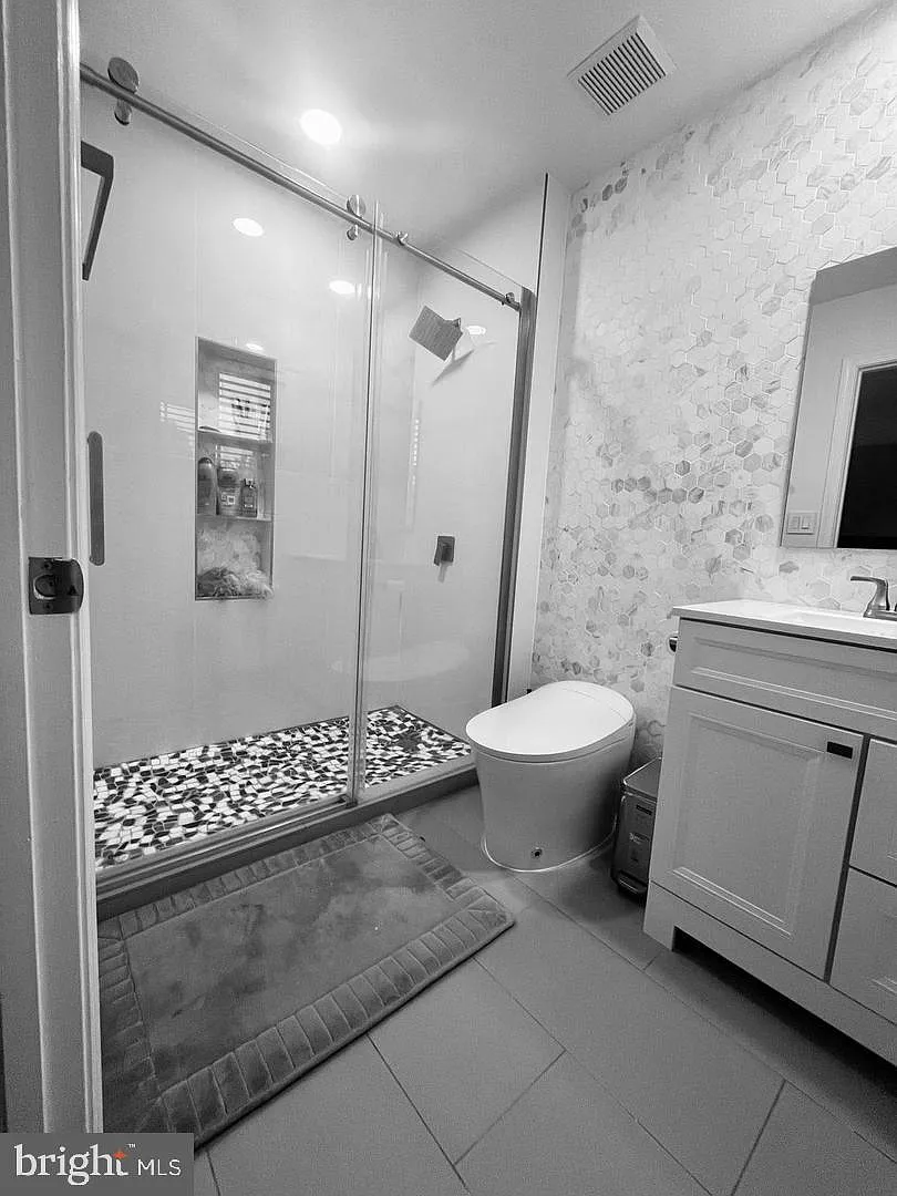 3 bed, 3.5 bath, 1840 sqft, $2,950 — Photo 4