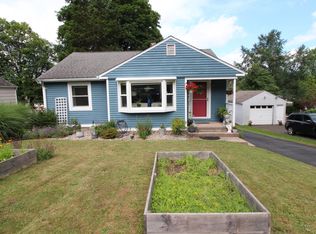 33 Ridgefield St, Meriden, CT 06450