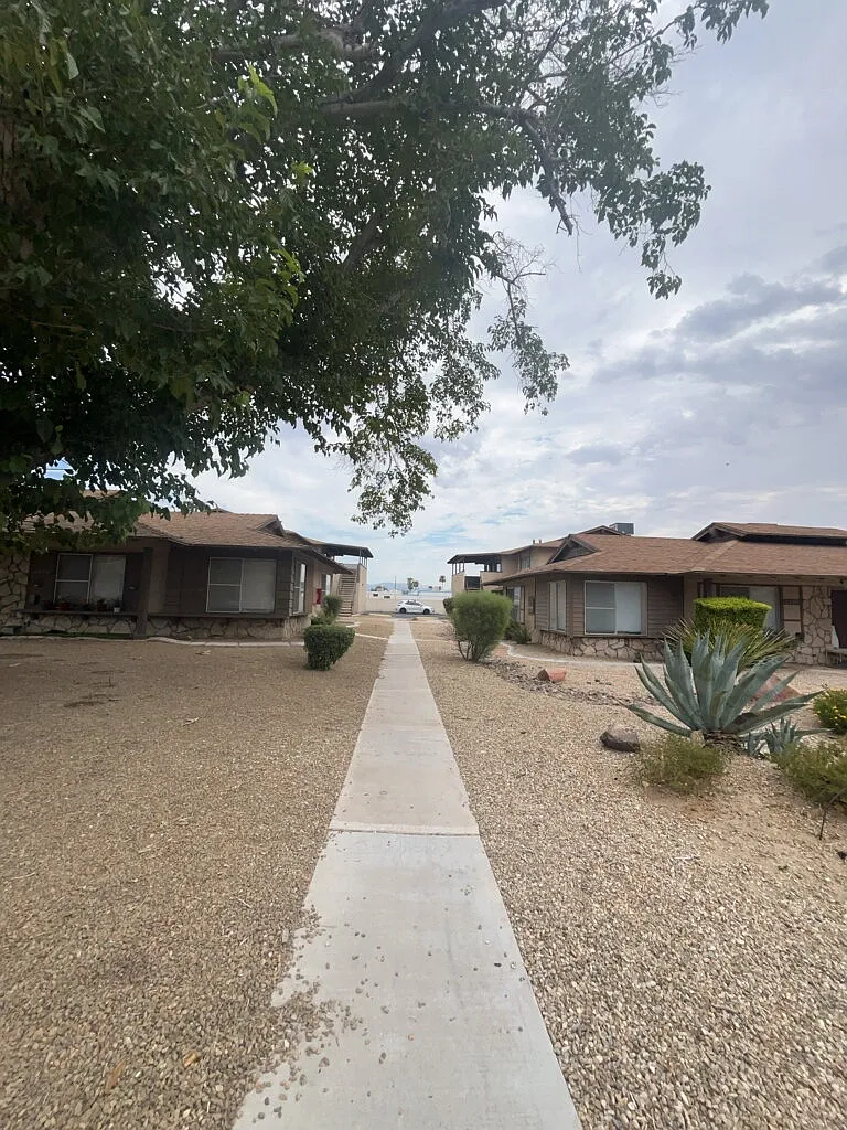 2 bed, 2.0 bath, $1,250 — Photo 2