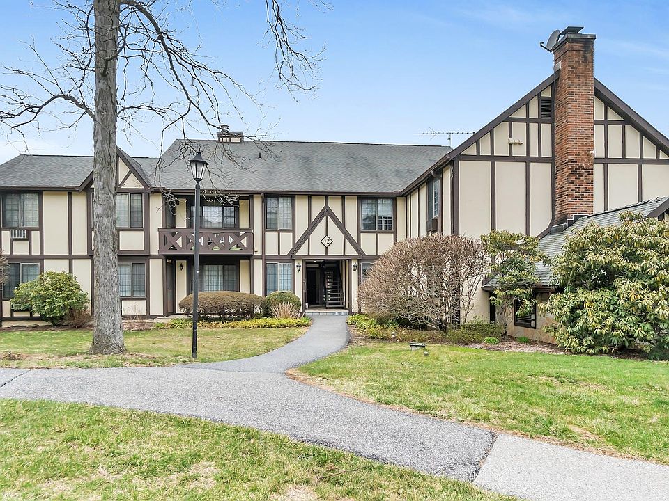 1st image of 72 Foxwood Dr APT 1