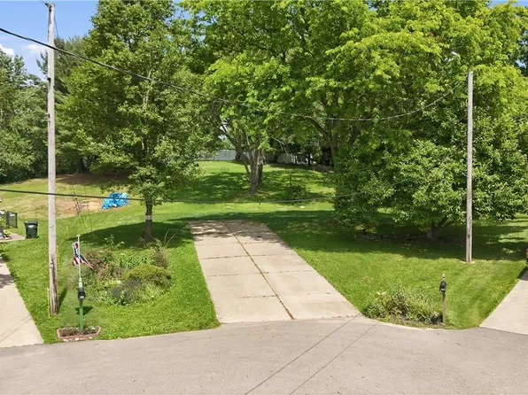 7622 Marelis Ave NE, Canton, OH 44721