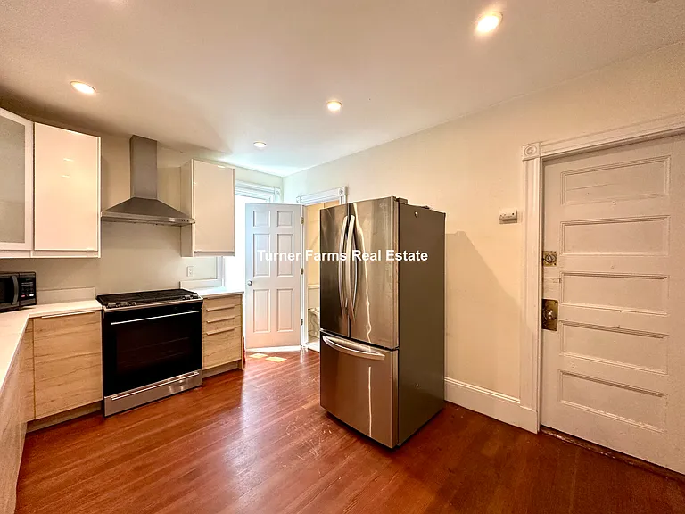 692 Columbia Rd #2A — Photo 5