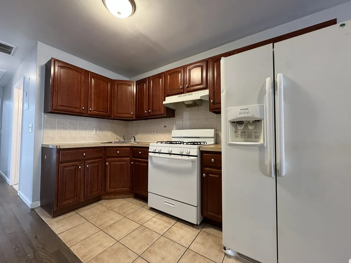 458 Bergen Ave Floor 2 photo 1