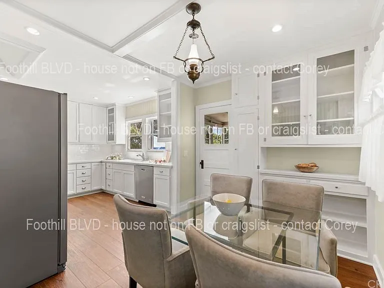 832 E Foothill Blvd — Photo 13