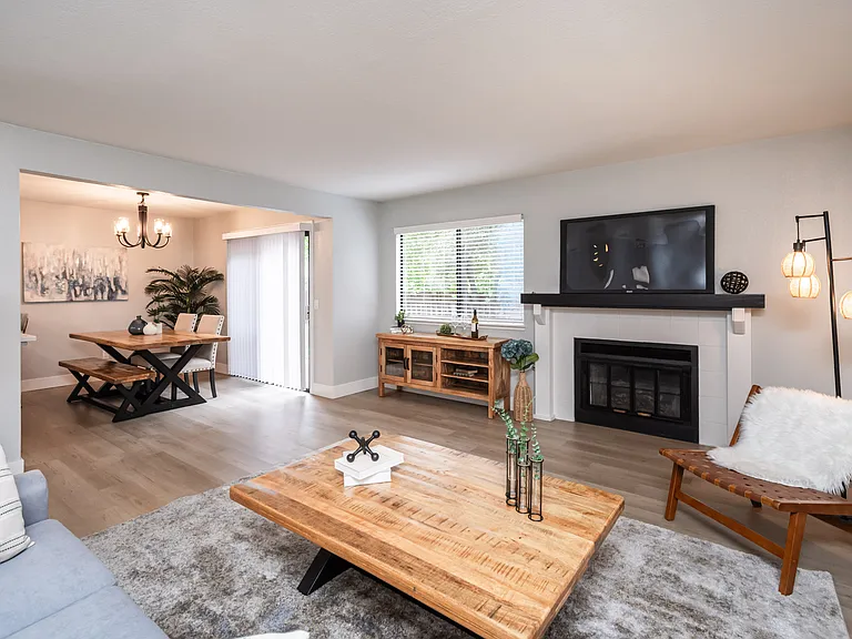 4062 Quarry Ct — Photo 6