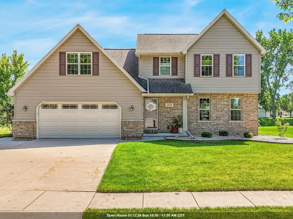 2014 Charles St, De Pere, WI 54115