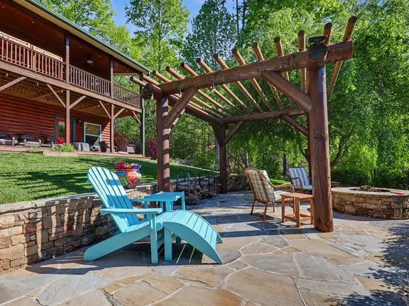 71 Leisure Time Ln, Murphy, NC 28906