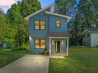 806 W Dameron Ave, Liberty, NC 27298