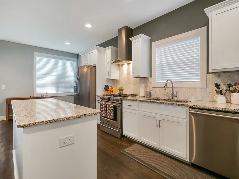 2202 Sheridan Rd — Photo 12