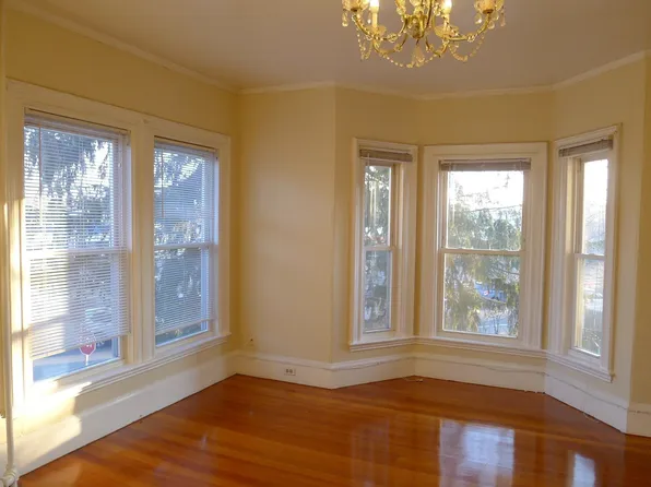 77 Hartford St #2, Newton, MA 02461