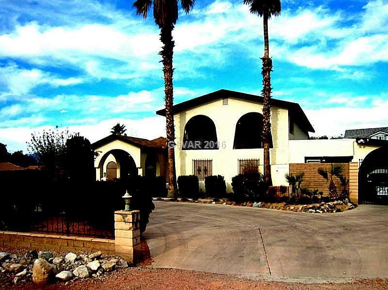 1st image of 685 Beverly Glen Ave