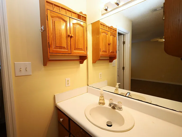 1727 Largo Cir — Photo 5