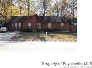 5807 Waters Edge Dr, Fayetteville, NC 28314