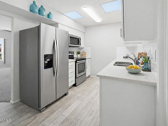 4th image of 10030 W ROYAL OAK Road #L