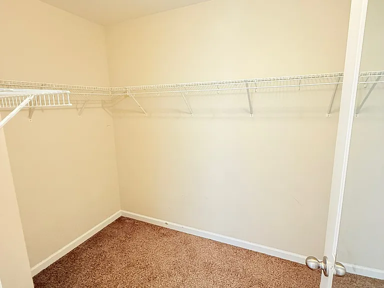 915 Oglethorpe Dr — Photo 11