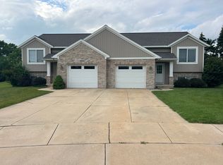 4693 N Shooks Ct #4695, Hudsonville, MI 49426