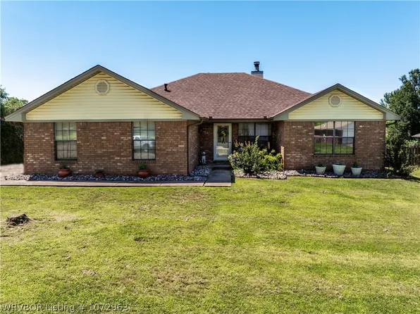 303 Crestview Dr, Van Buren, AR 72956