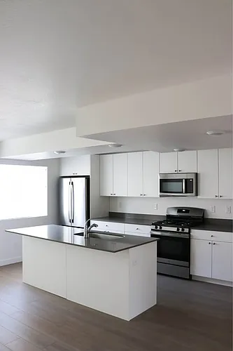 186 S Bushnell Way Photo 1
