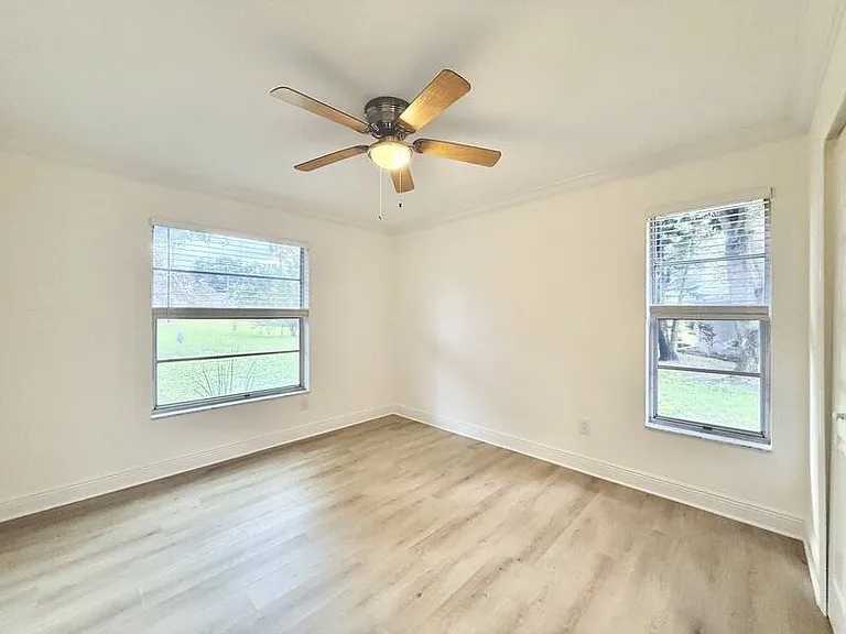 2869 Thistle Ct N — Photo 36