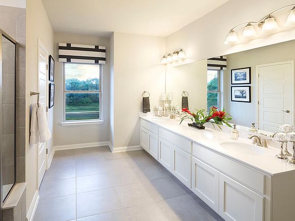 "Model" Master Bath: Huge!