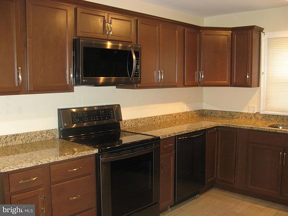 3rd image of 808 National Ave