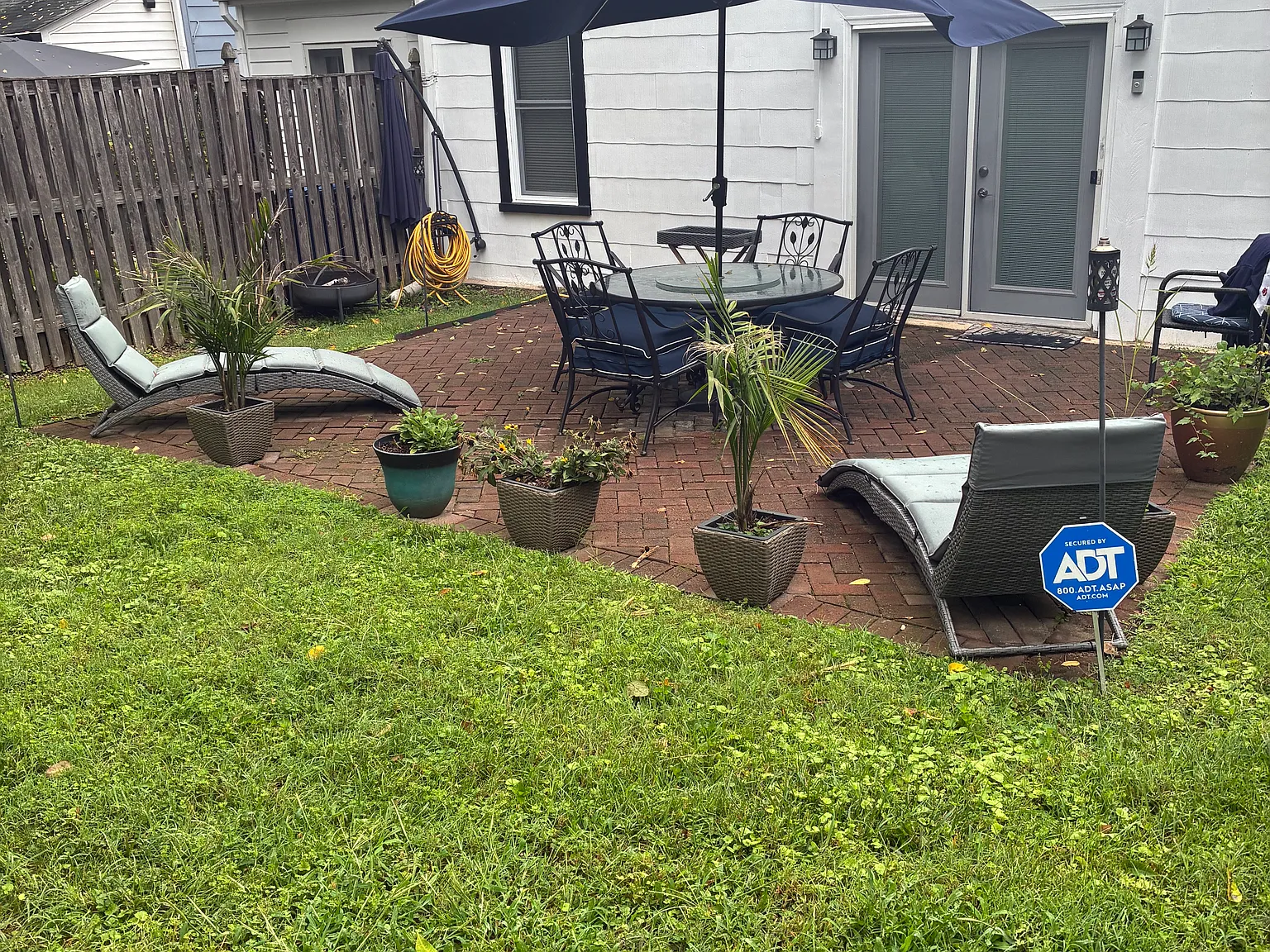 3 bed, 1000 sqft, $5,100 — Photo 2
