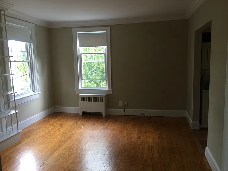 75 Montgomery St #2 — Photo 2