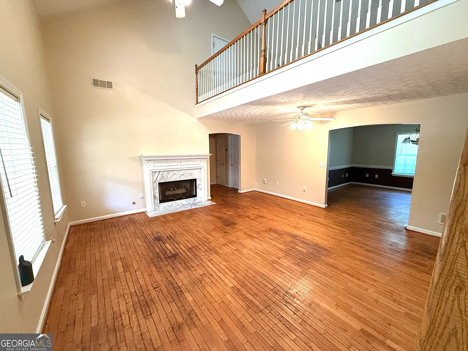3 bed, 2.0 bath, 1838 sqft, $1,900 — Photo 2