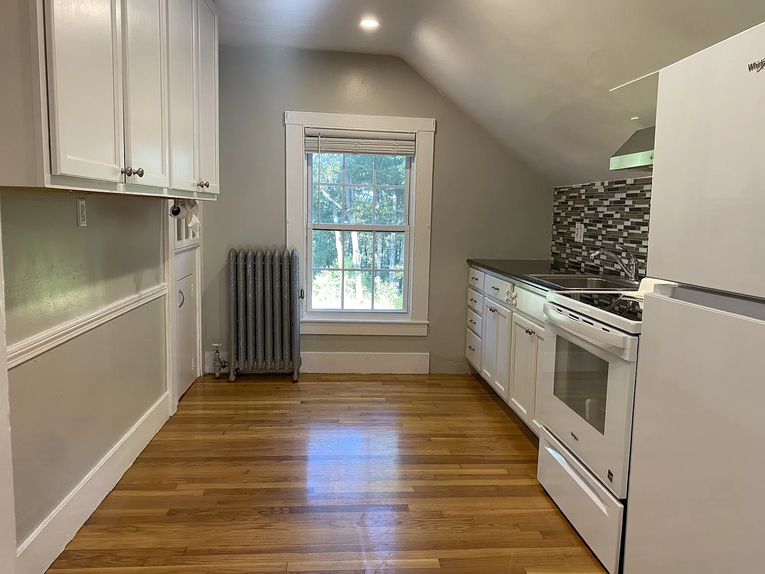 2 bed, 1012 sqft, $2,500 — Photo 4
